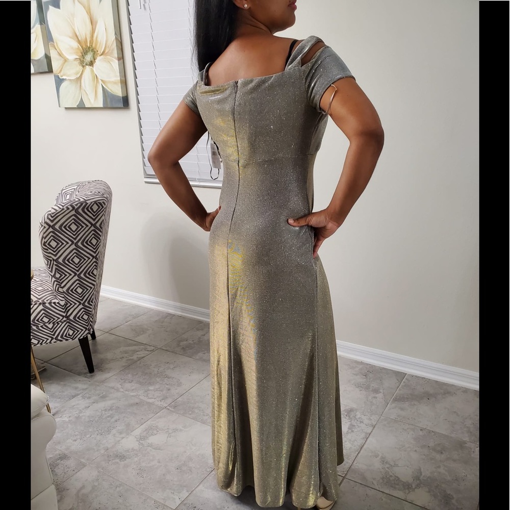 Approx. model height is 5'10" and she is wearing a - Picture 3 of 5